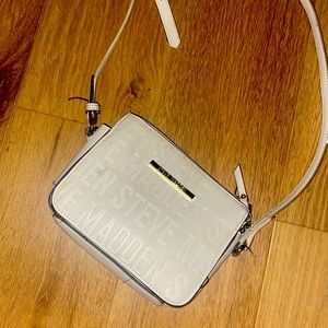 Steve madden white purse…. a year or so old, still in great condition